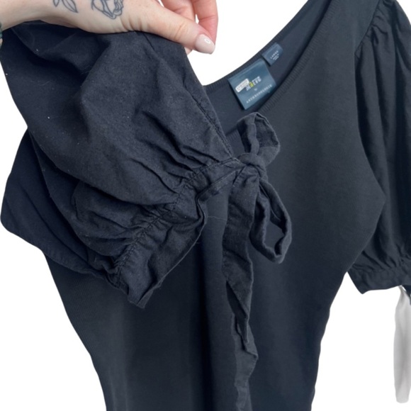 Anthropologie Maeve Black Puff Sleeve V Neck Tie Cuff Knit Top Womens Large - Picture 7 of 16